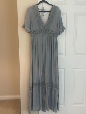 Elegant Gray Lace-Trim V-Neck Maxi Dress